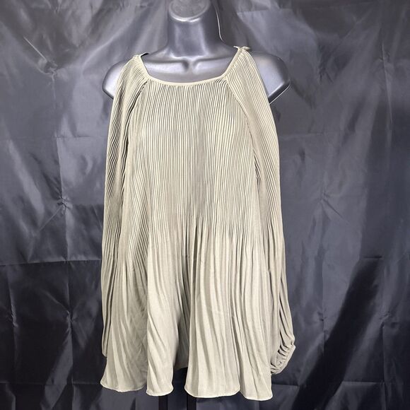 JUSTFAB Women Size M Olive Green Crew Neck Cold Shoulder Long Sleeve Blouse - Picture 2 of 14